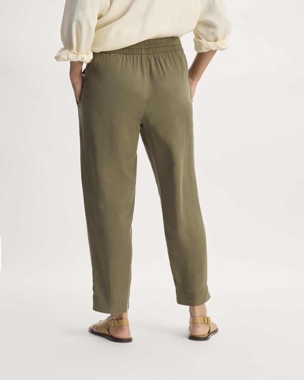 The Tapered Pant in Butterlite | Kalamata – Everlane