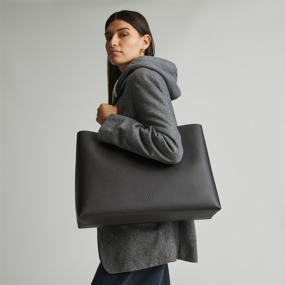 The New Day Market Tote | Black – Everlane