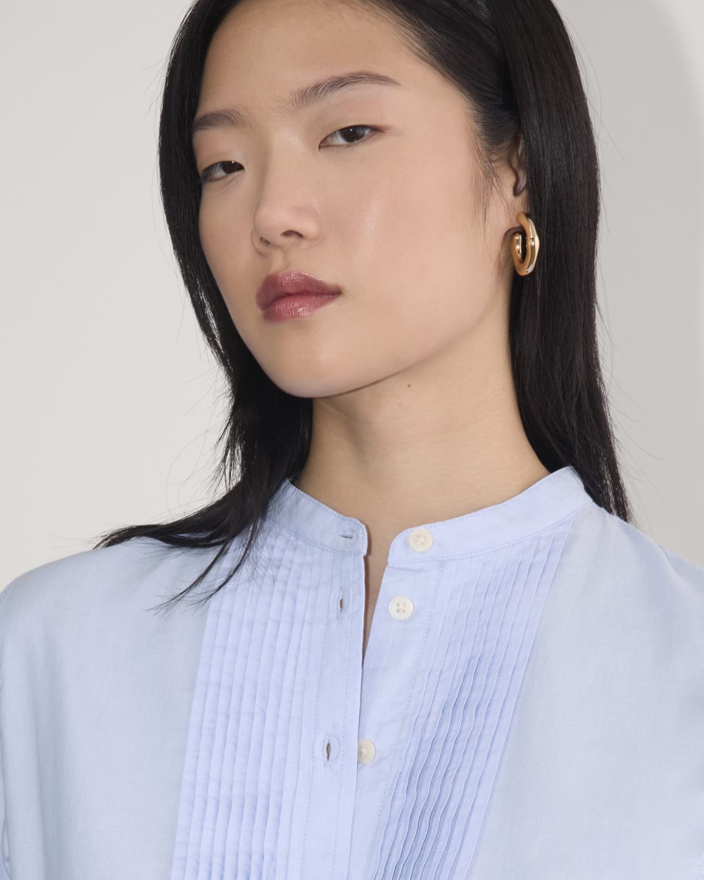womens-tuxedo-shirt-in-silky-cotton-light-blue