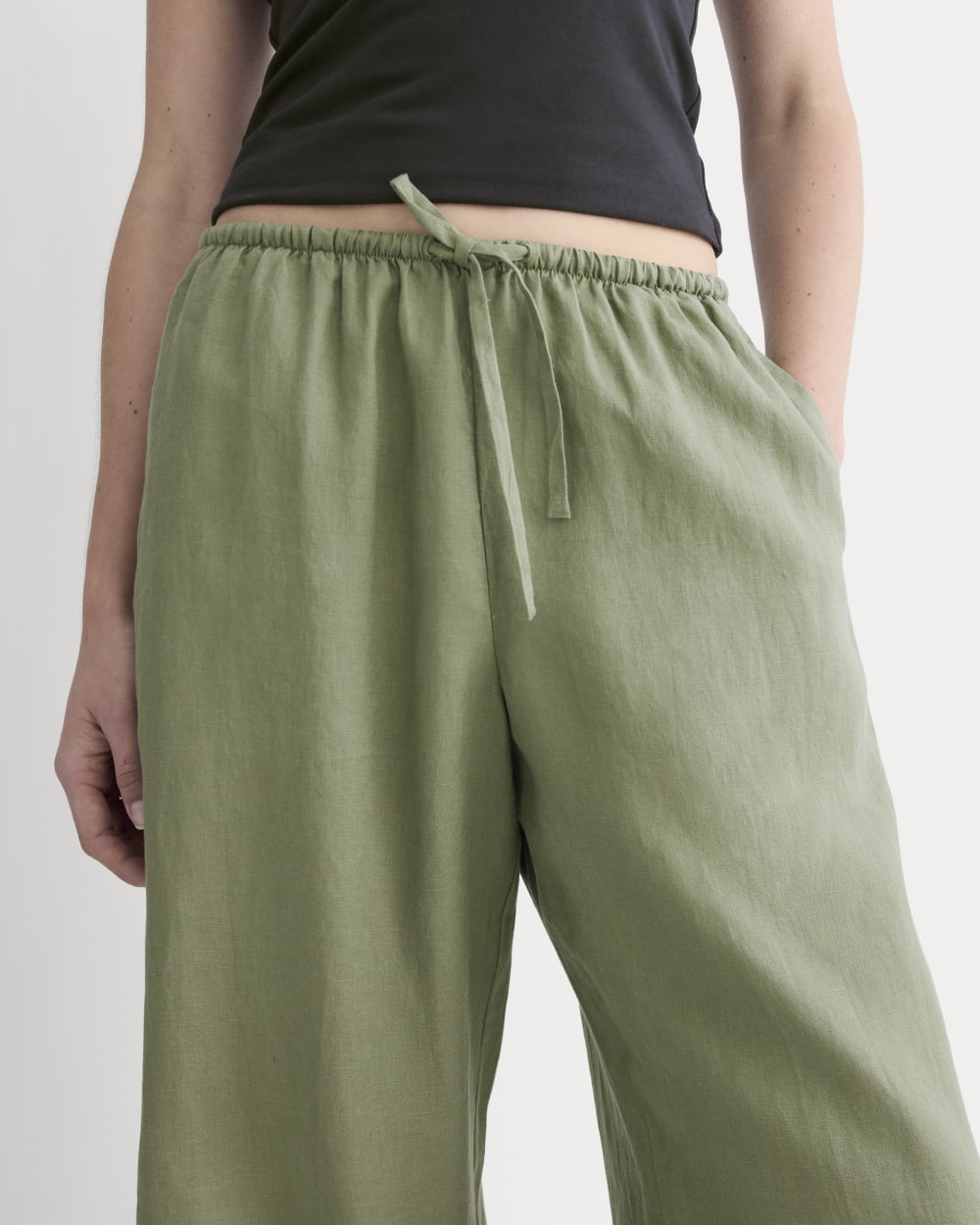 The Drawstring Pant in Linen | Lichen Green – Everlane