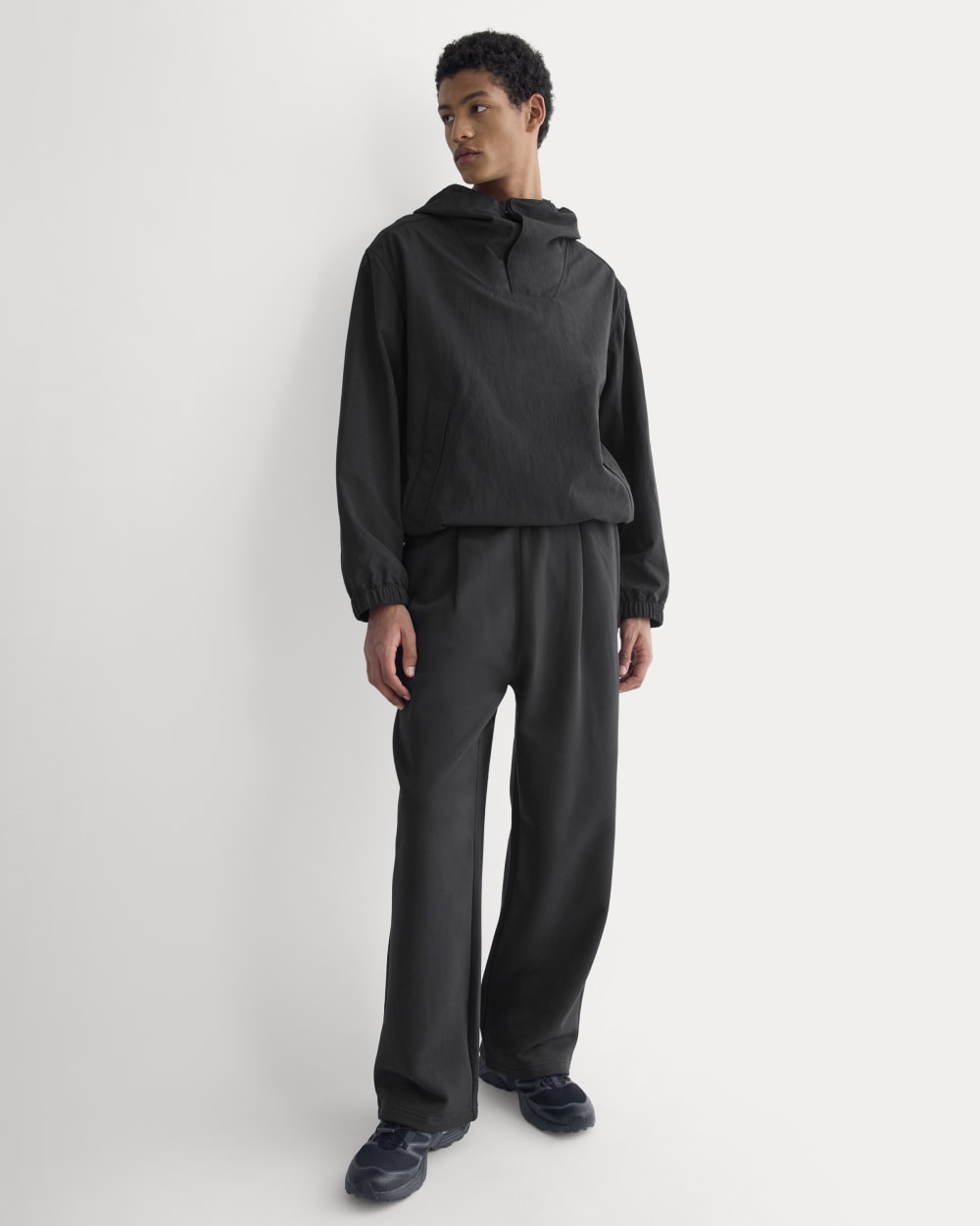 mens-luxe-fleece-pleated-sweatpant-black | primary