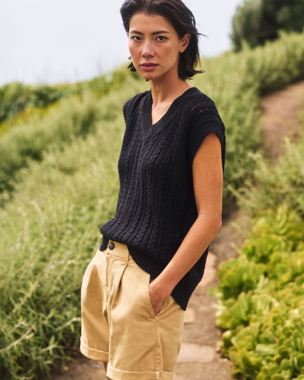 womens-mesh-cable-vest-everyday-cotton-black | editorial