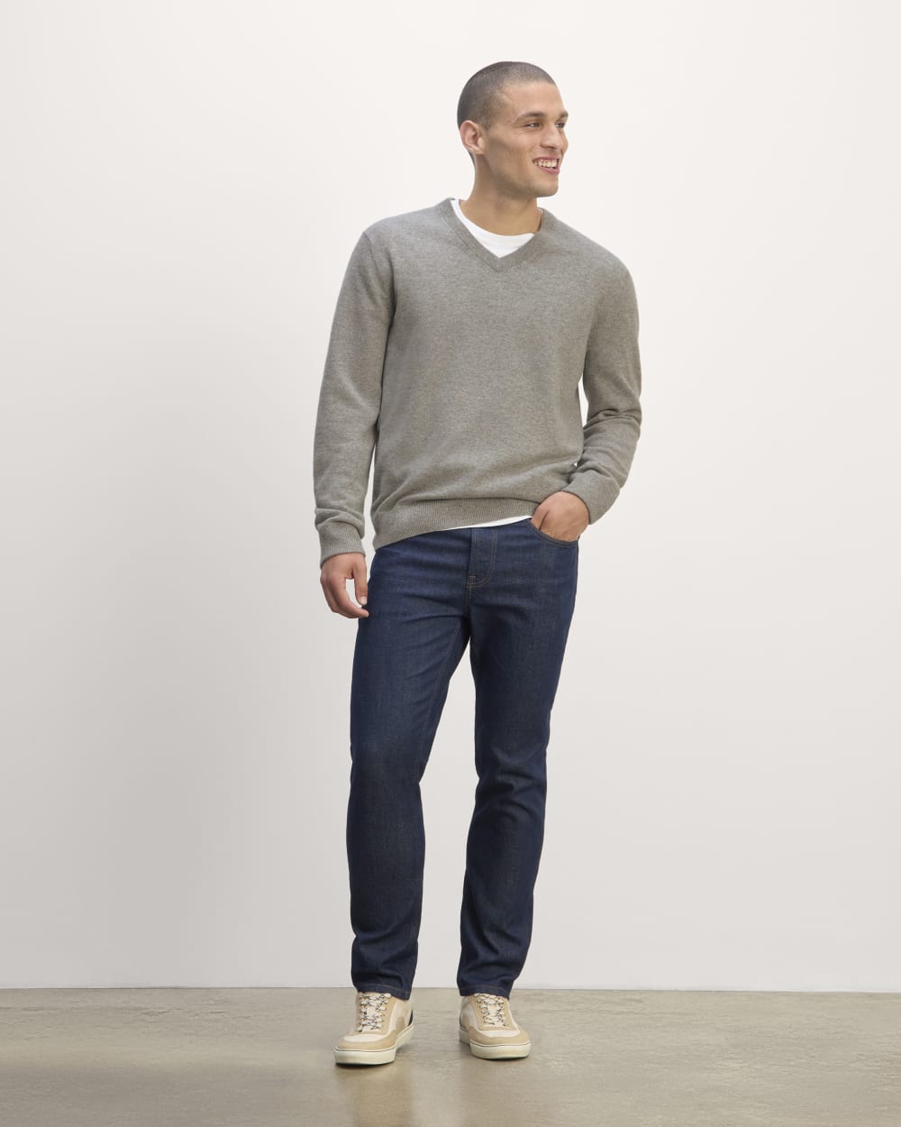 The Cashmere V-Neck Sweater Light Heather Grey – Everlane