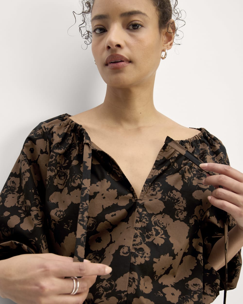 The Supima® Puff-Sleeve Top | Black / Cocoa Floral – Everlane