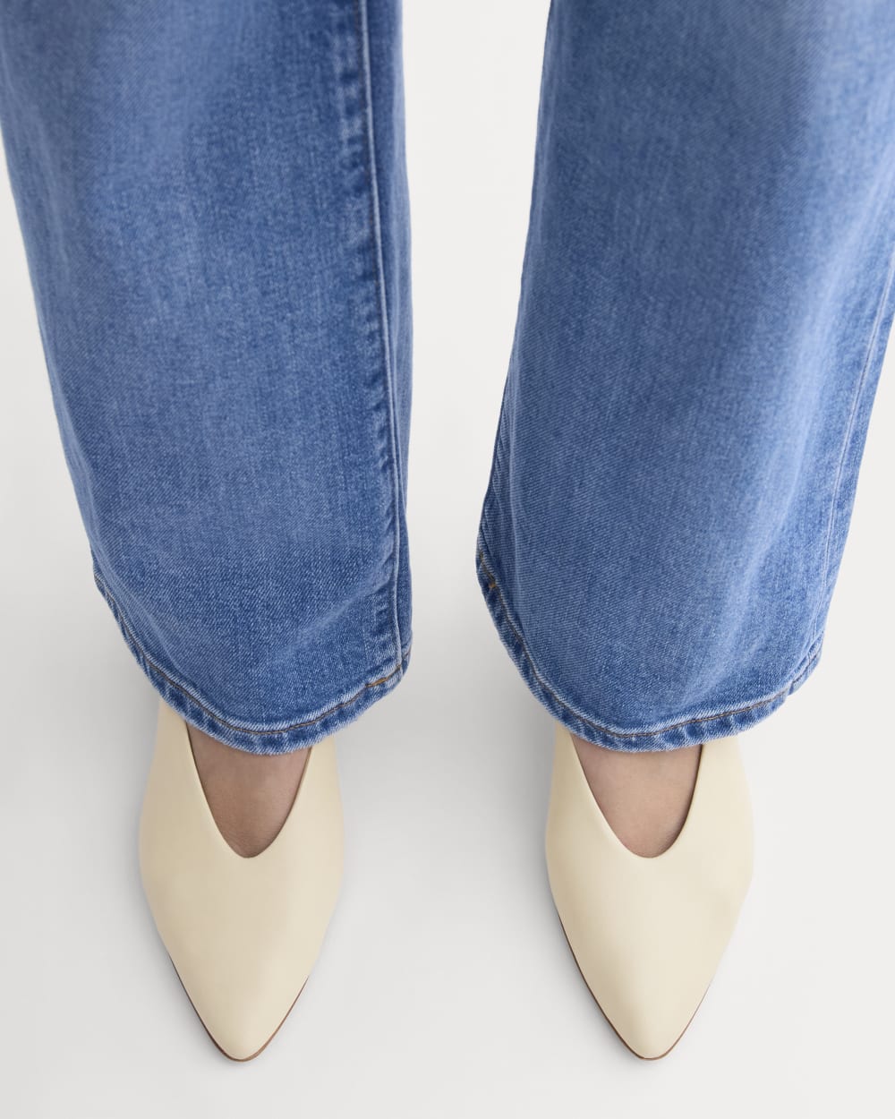 womens-italian-leather-almond-toe-pump-crema