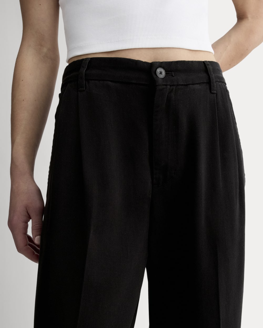 womens-tencel-twill-pleated-chino-black