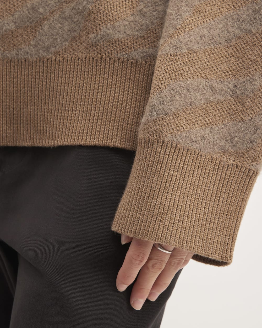 The Alpaca Tiger Jacquard Crewneck | Camel / Medium Brown – Everlane