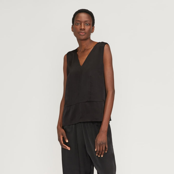 ELN SAND V-NECK TOP