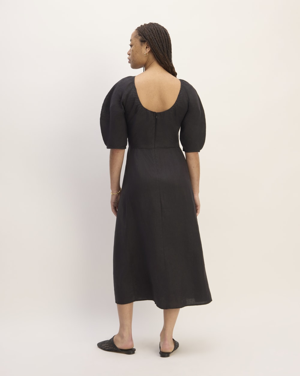The Linen Short-Sleeve Scoop Midi Dress | Black Everlane The Linen Short-Sleeve Scoop Midi Dress | Black Everlane