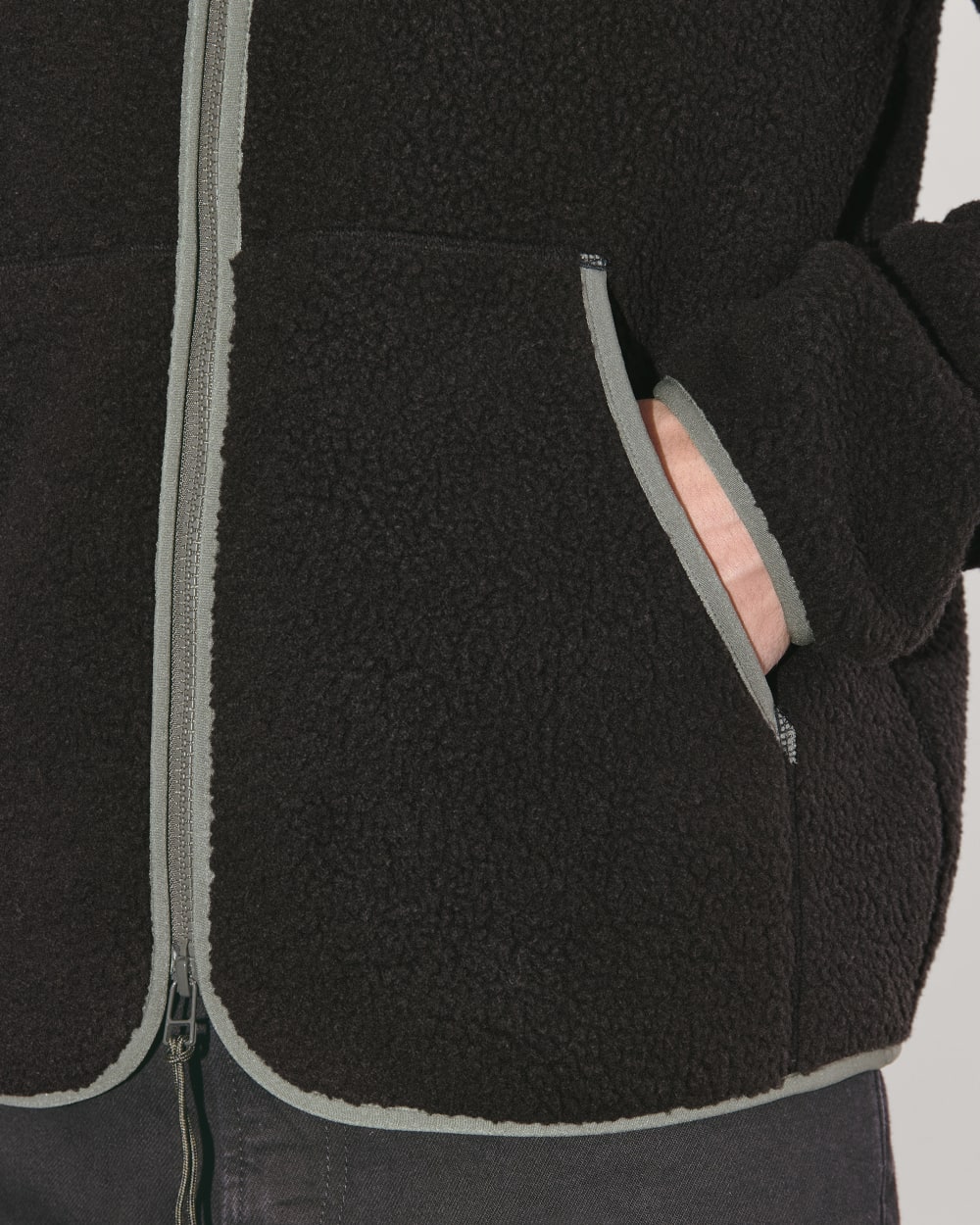 The Teddy Fleece | Black – Everlane