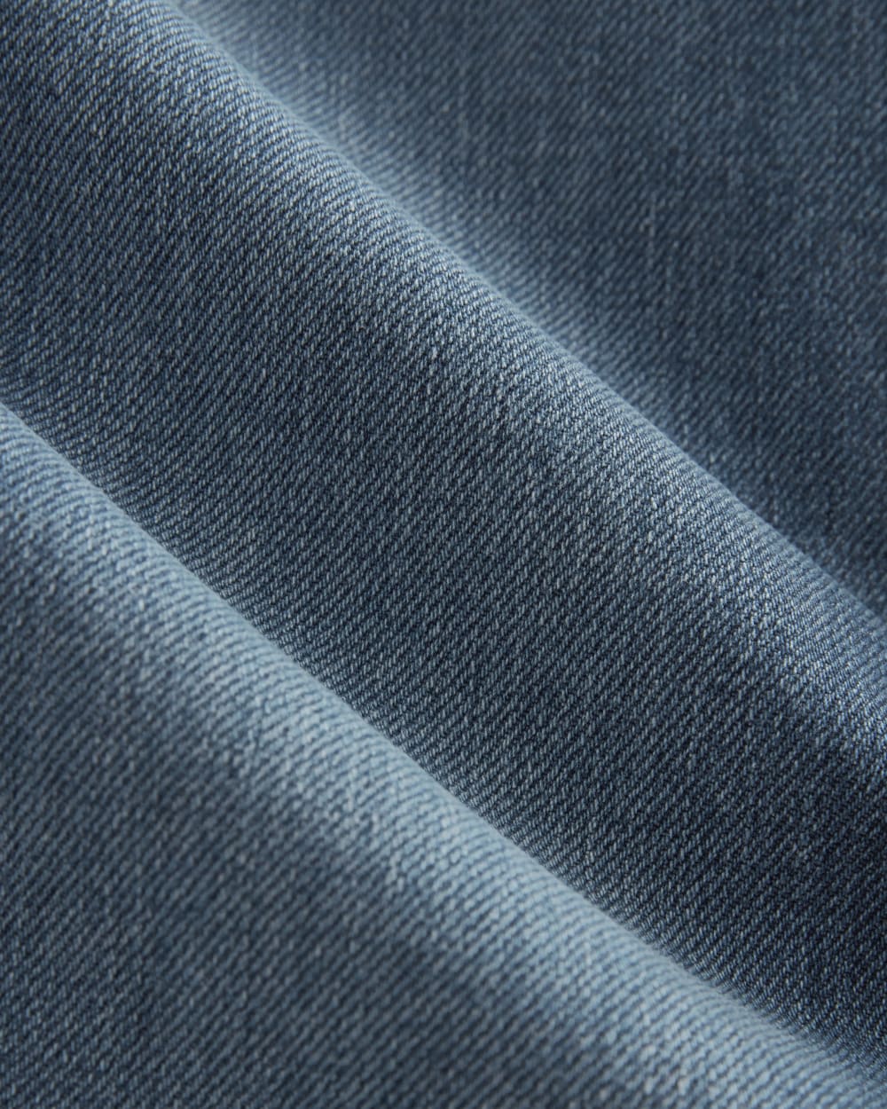 mens-relaxed-taper-fit-performance-jean-indigo-fade
