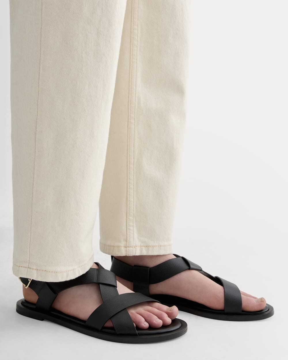 womens-city-strap-sandal-black