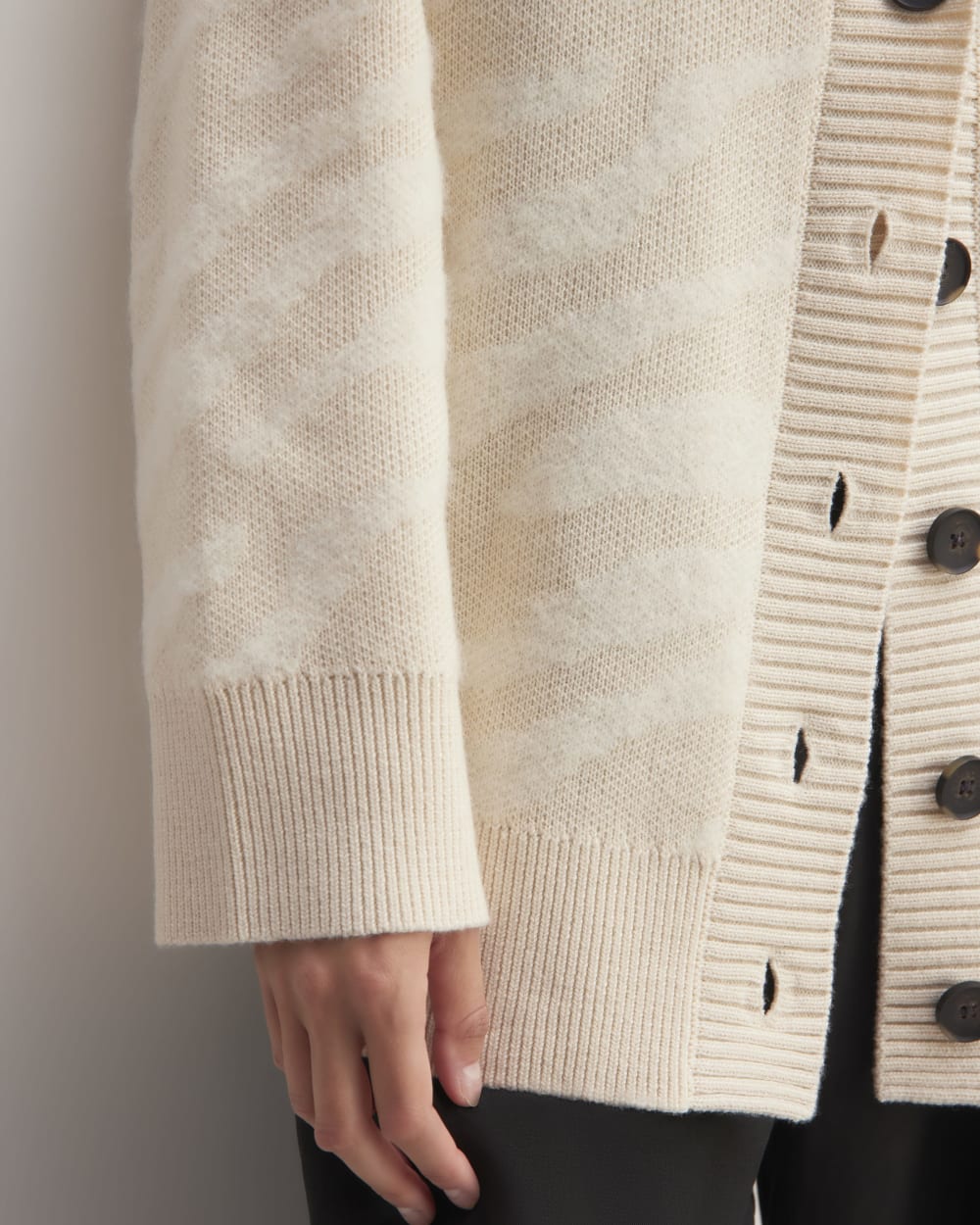 womens-alpaca-tiger-jacquard-cardigan-canvas-snow