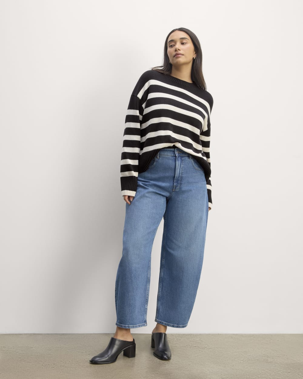 womens-organic-cotton-crew-sweater-black-canvas