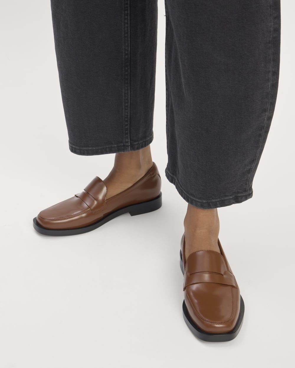 womens-timless-penny-loafer-rum | alt