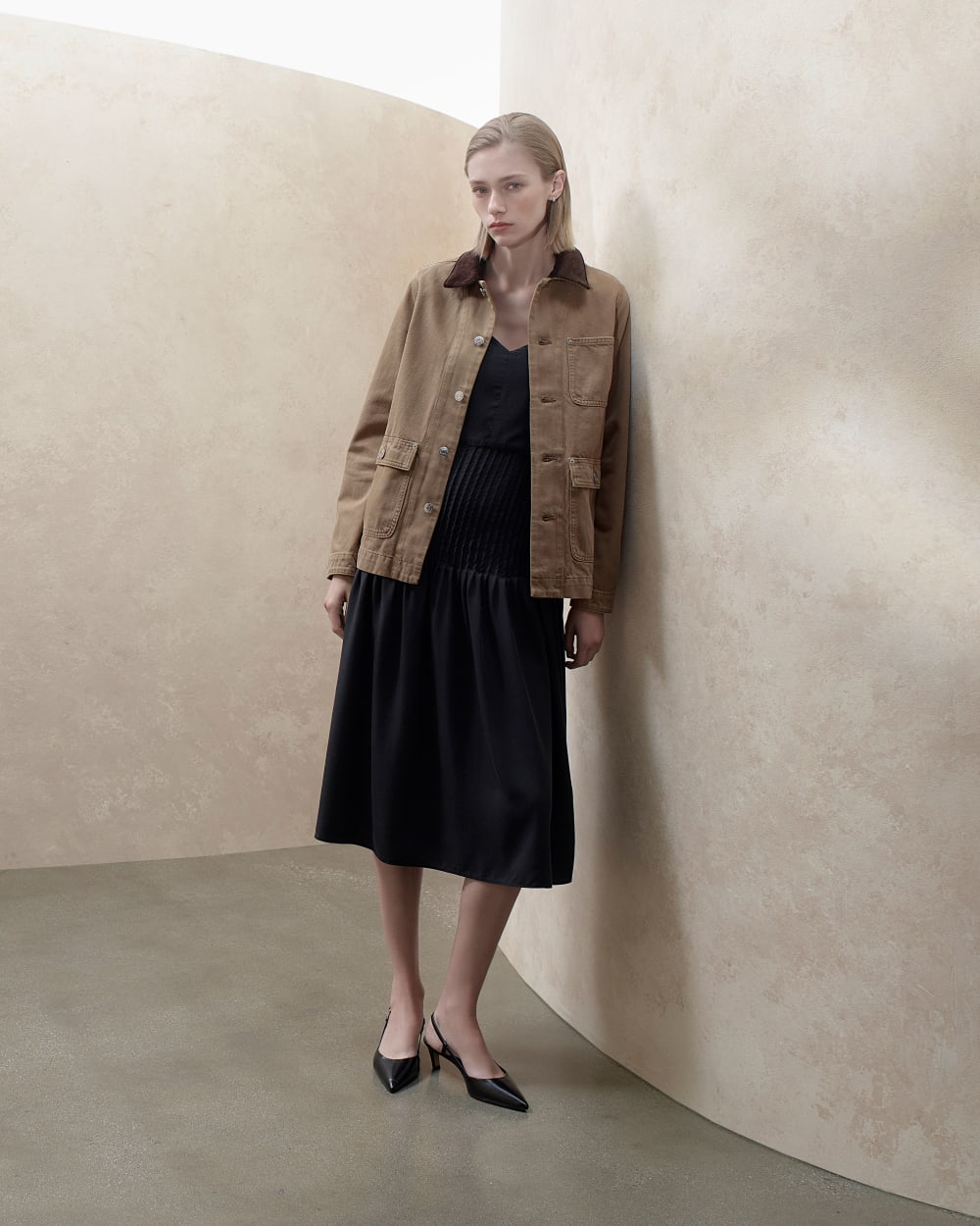 womens-denim-barn-jacket-netural-ermine | editorial