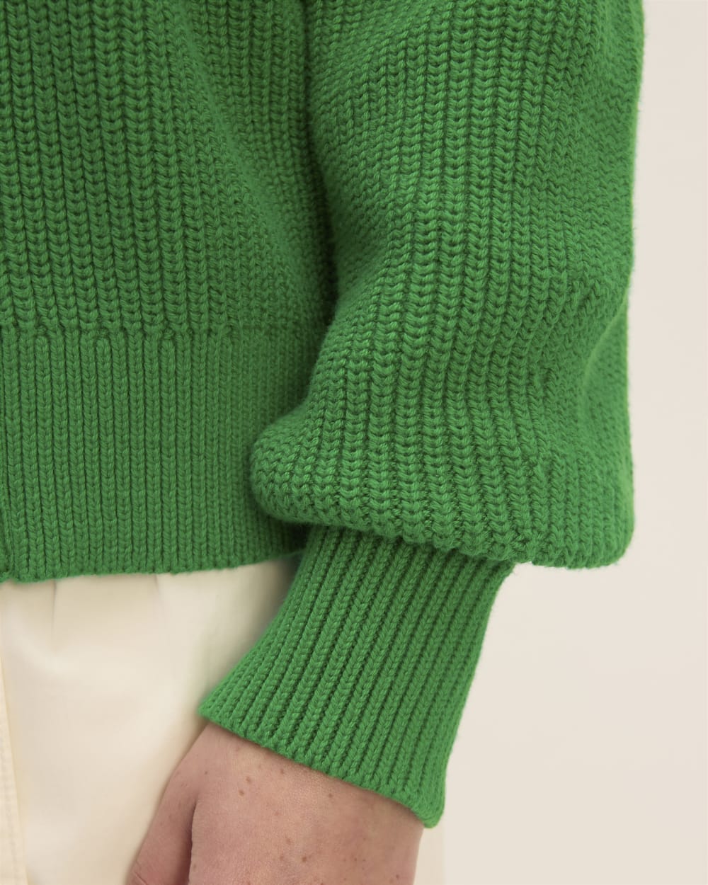 womens-organic-cotton-relaxed-cardigan-grass-green