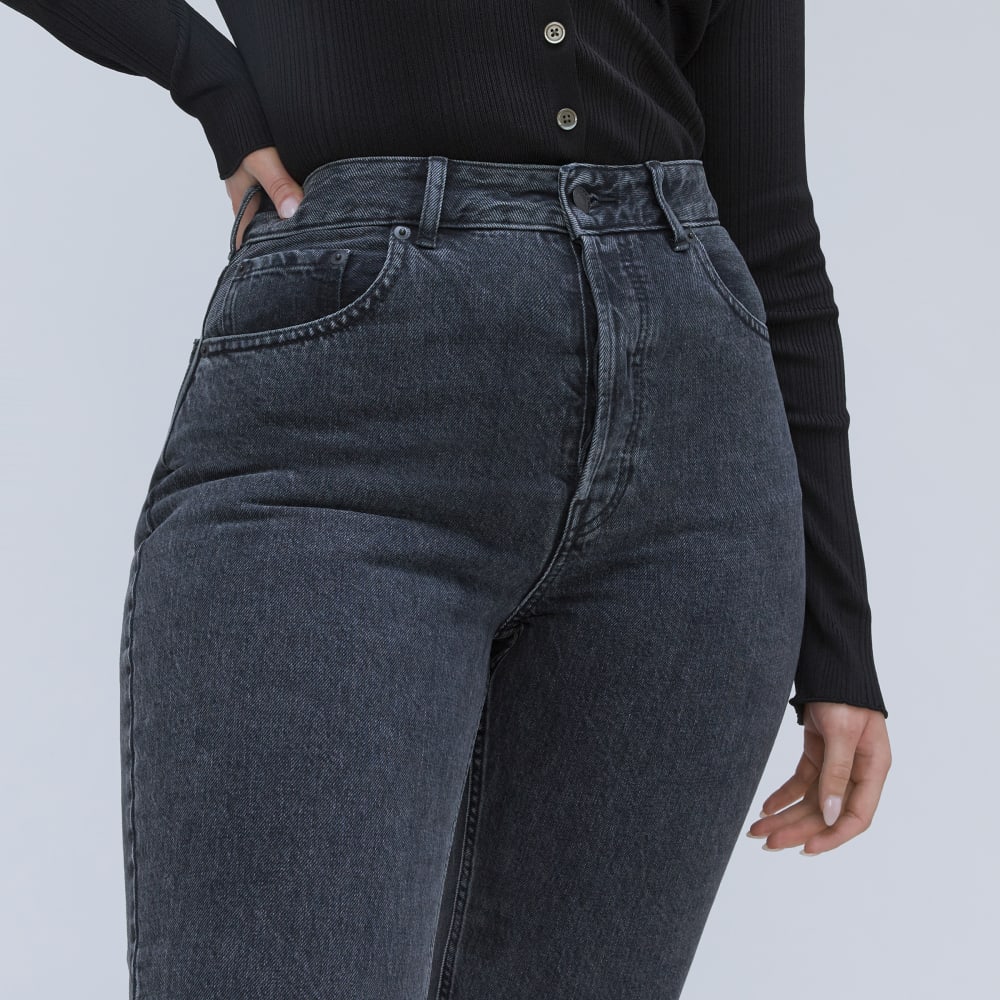The '90s Cheeky Hourglass Jean | Washed Black | 26.5