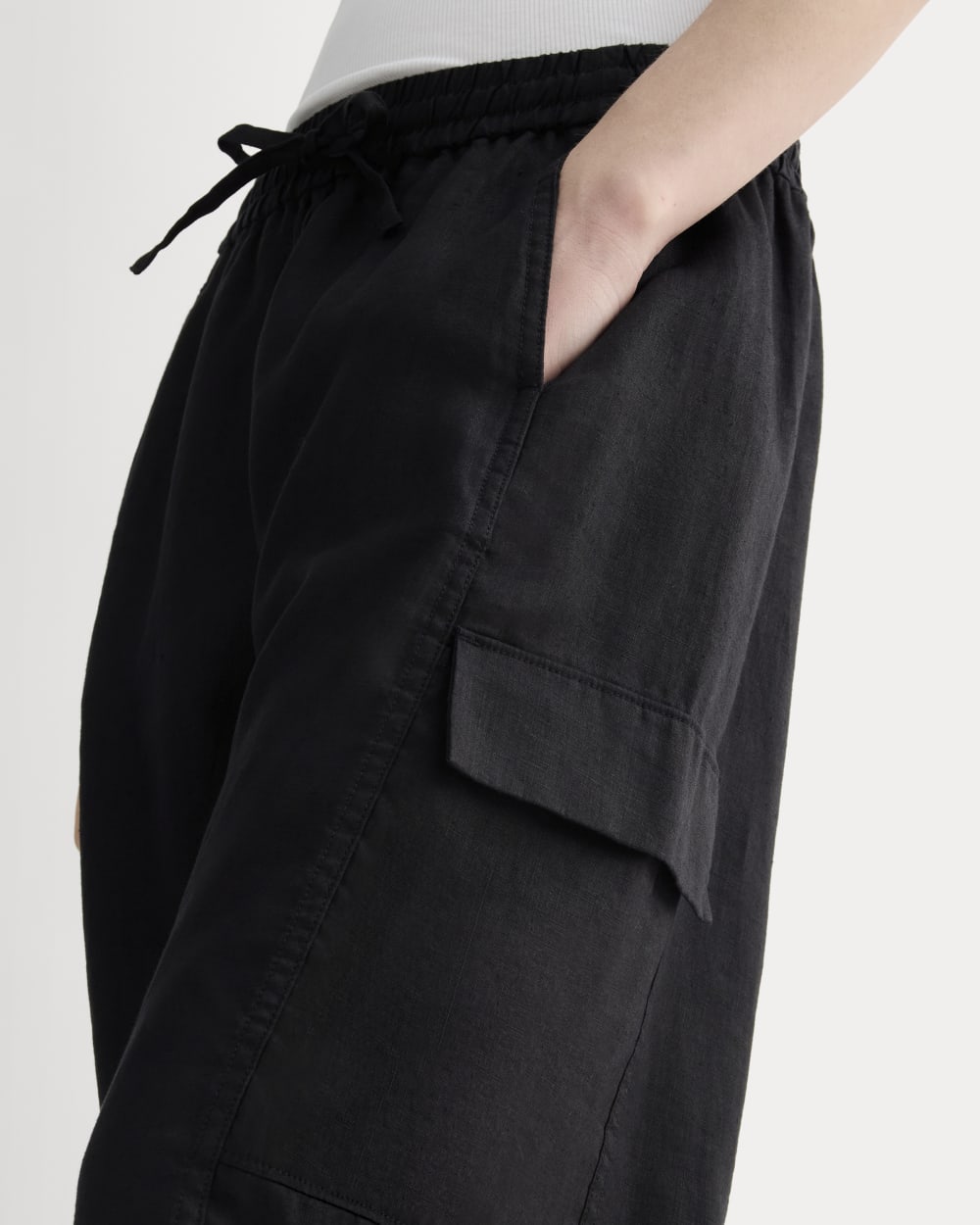The Cargo Curve Pant in Linen | Black – Everlane