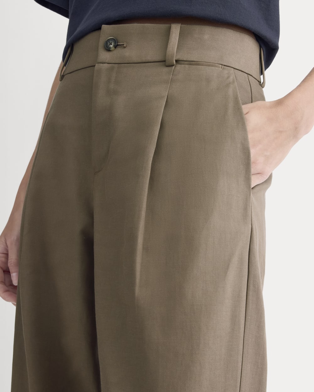 Wide-Leg Trouser in Buttersmooth | Deep Taupe | 32