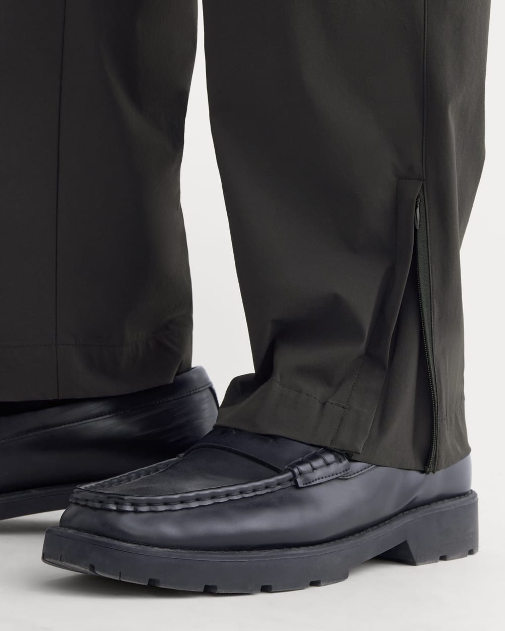 Transit Recycled Nylon Jogger | Black – Everlane