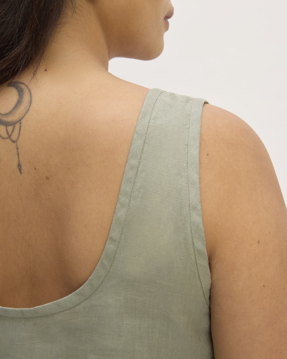 womens-linen-scoop-neck-tank-sage-green