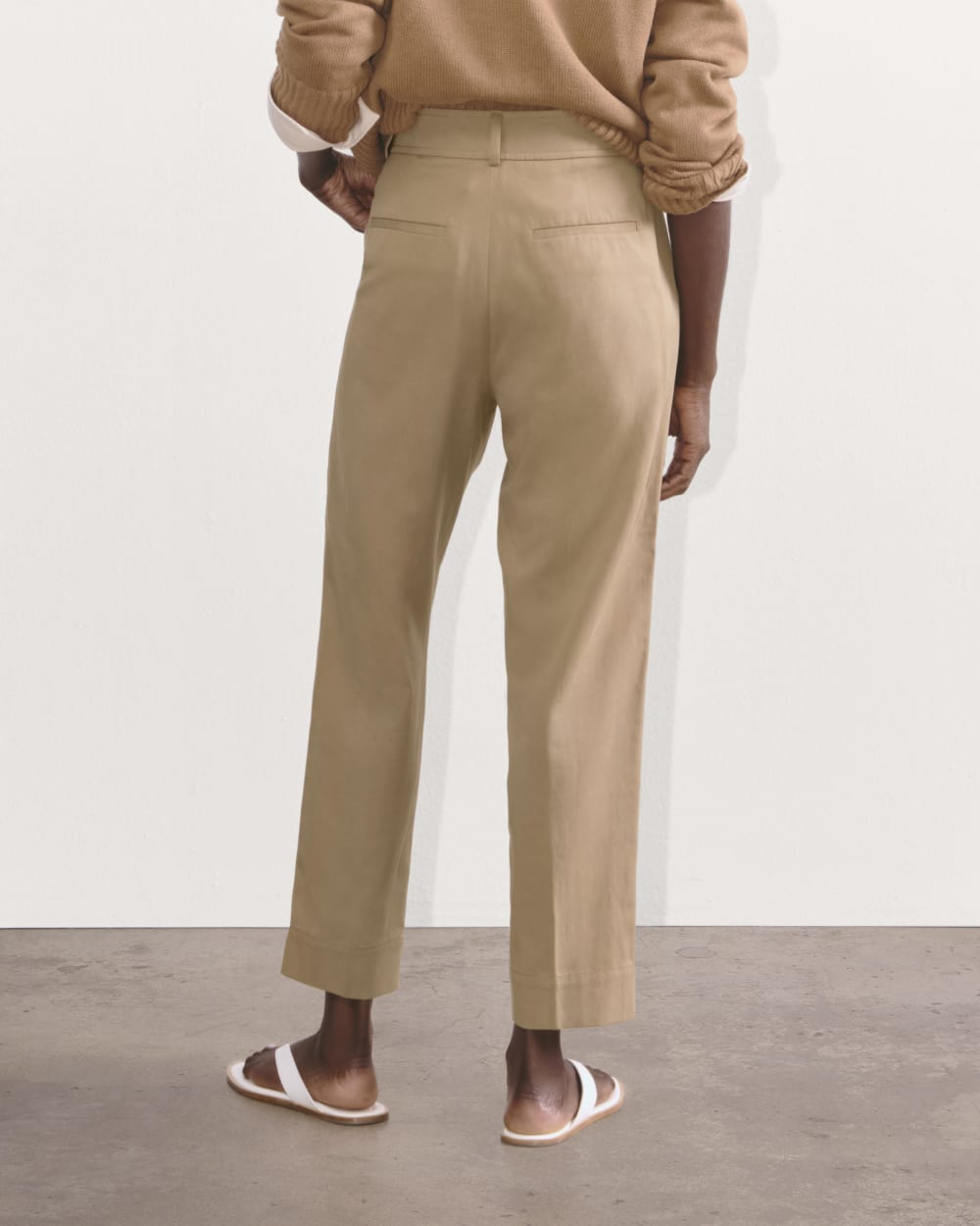 The Draper Tapered Pant in Buttersmooth | Ash Brown – Everlane