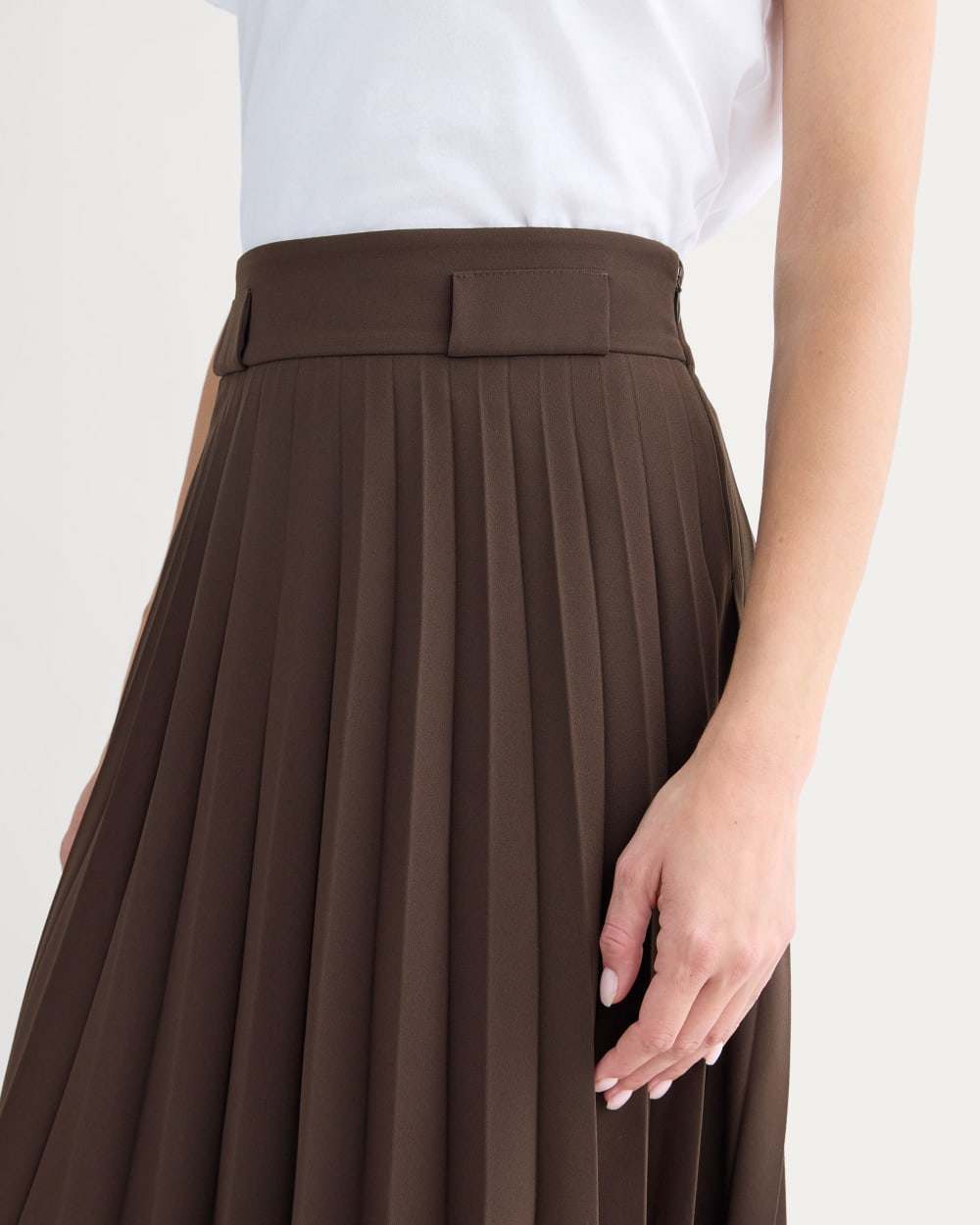 Pleated Crepe Midi Skirt | Dark Chocolate – Everlane