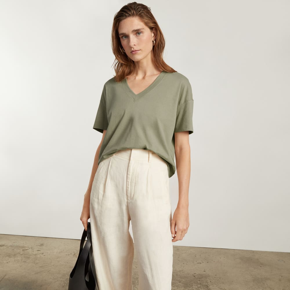 womens-organic-ctn-boxy-v-tee-reed