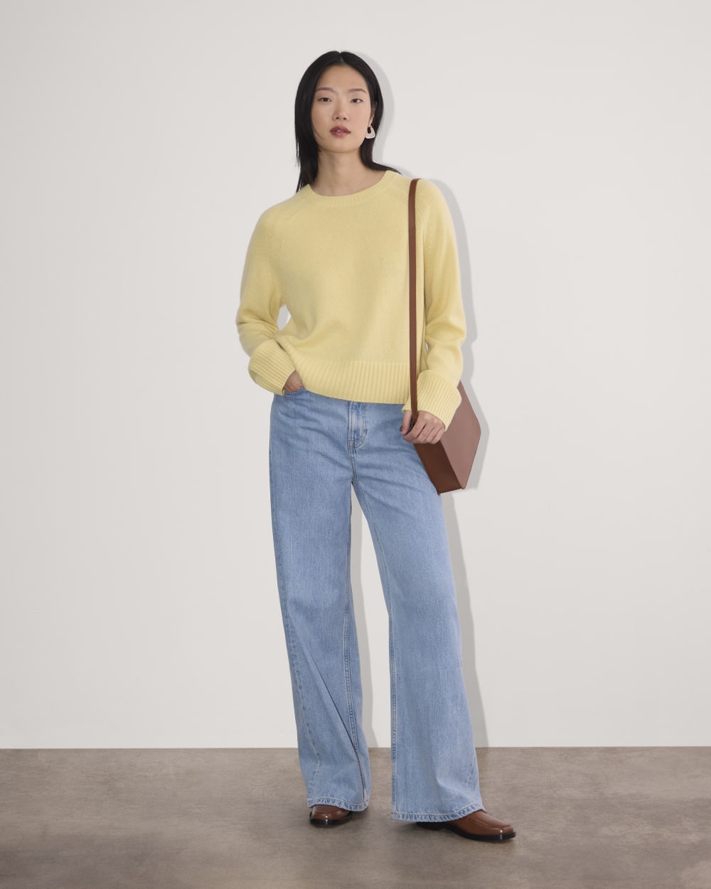 womens-cashmere-boxy-crew-sweater-parsnip
