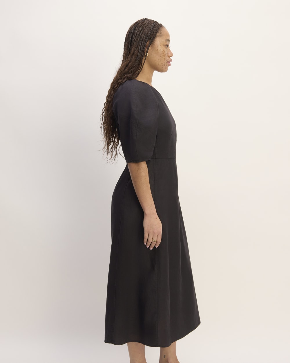 The Linen Short-Sleeve Scoop Midi Dress | Black Everlane The Linen Short-Sleeve Scoop Midi Dress | Black Everlane