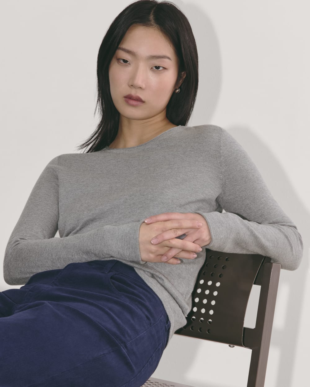 womens-crew-cotton-cashmere-heather-charcoal | alt