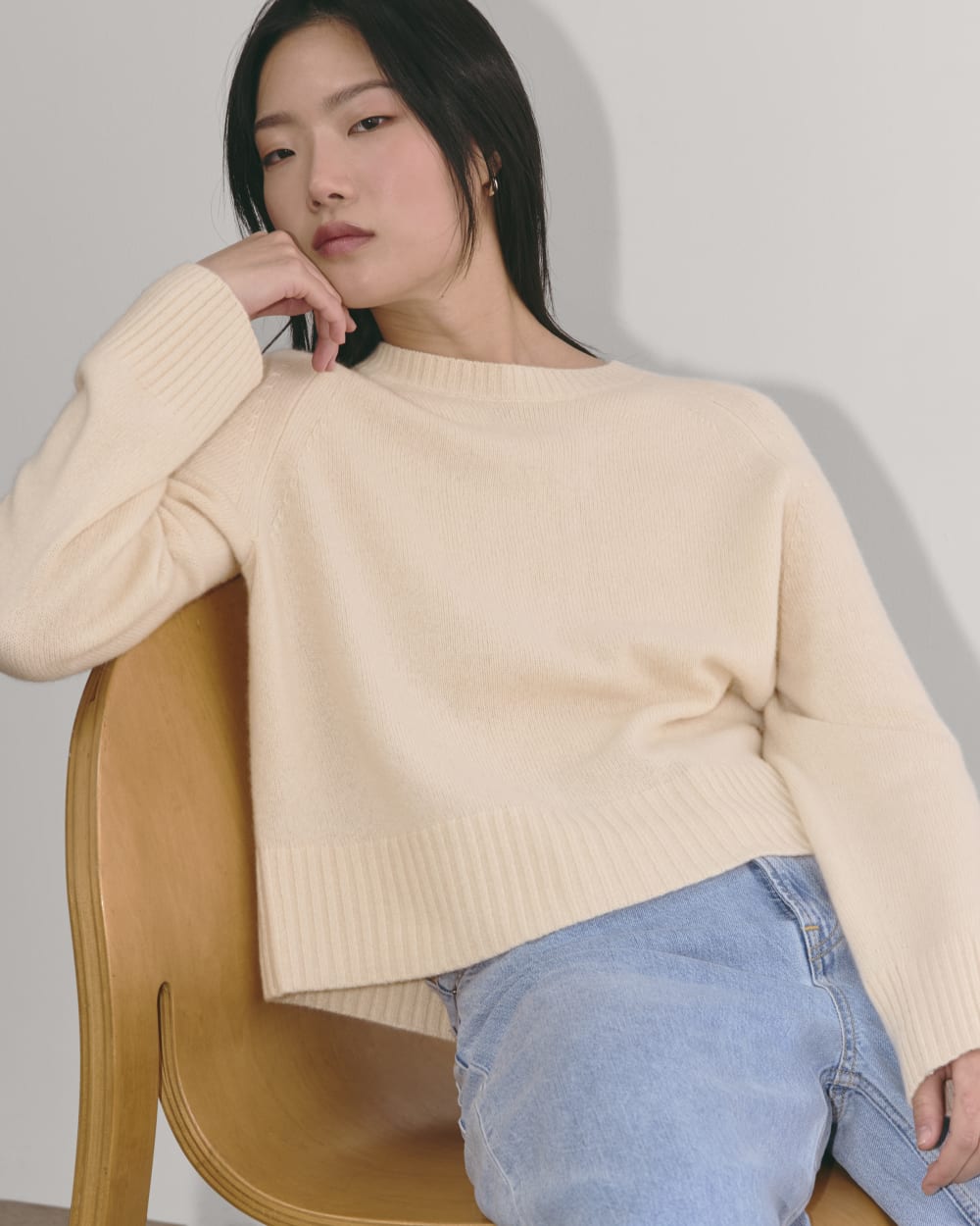 womens-cashmere-boxy-crew-sweater-cream-cream