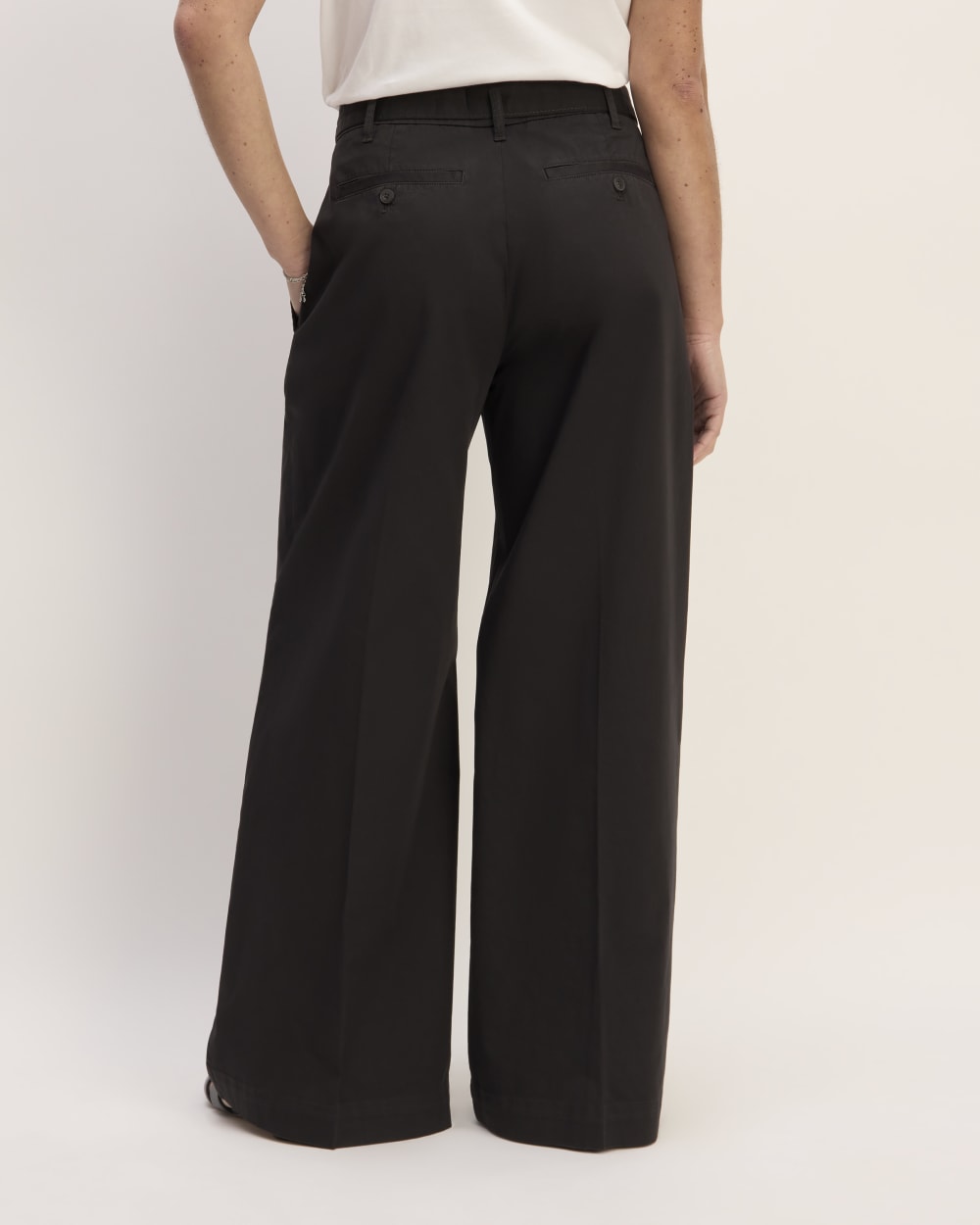 The Pleated Wide-Leg Chino | Black – Everlane