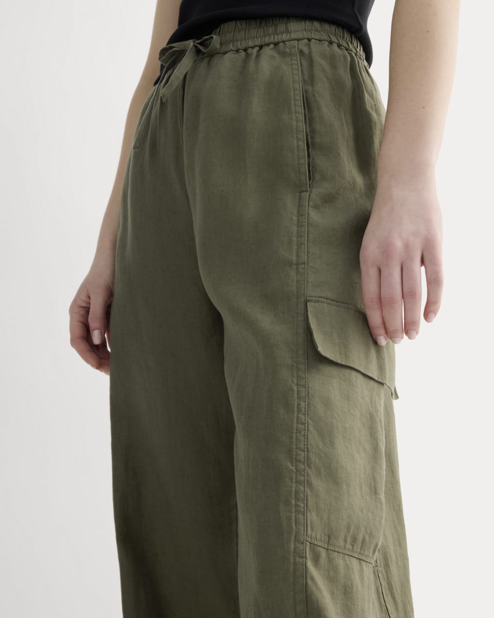 The Cargo Curve Pant in Linen | Kalamata – Everlane