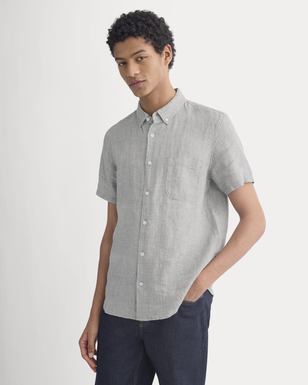 The Classic Short-Sleeve Shirt in Linen