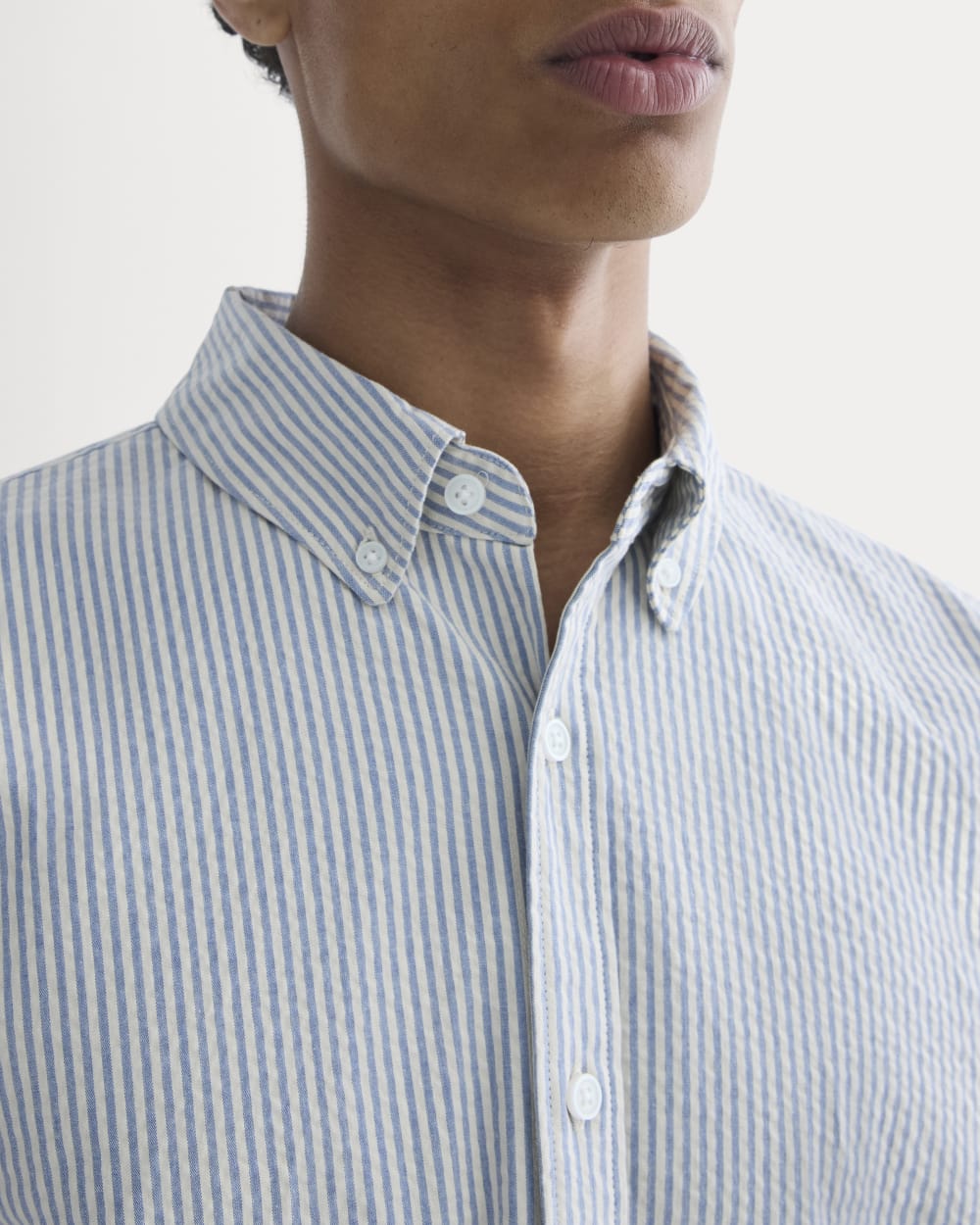 mens-seersucker-ls-resort-shirt-dblue-natural