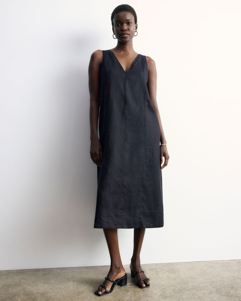 The Linen V-Neck Midi Dress | Black Everlane The Linen V-Neck Midi Dress | Black Everlane