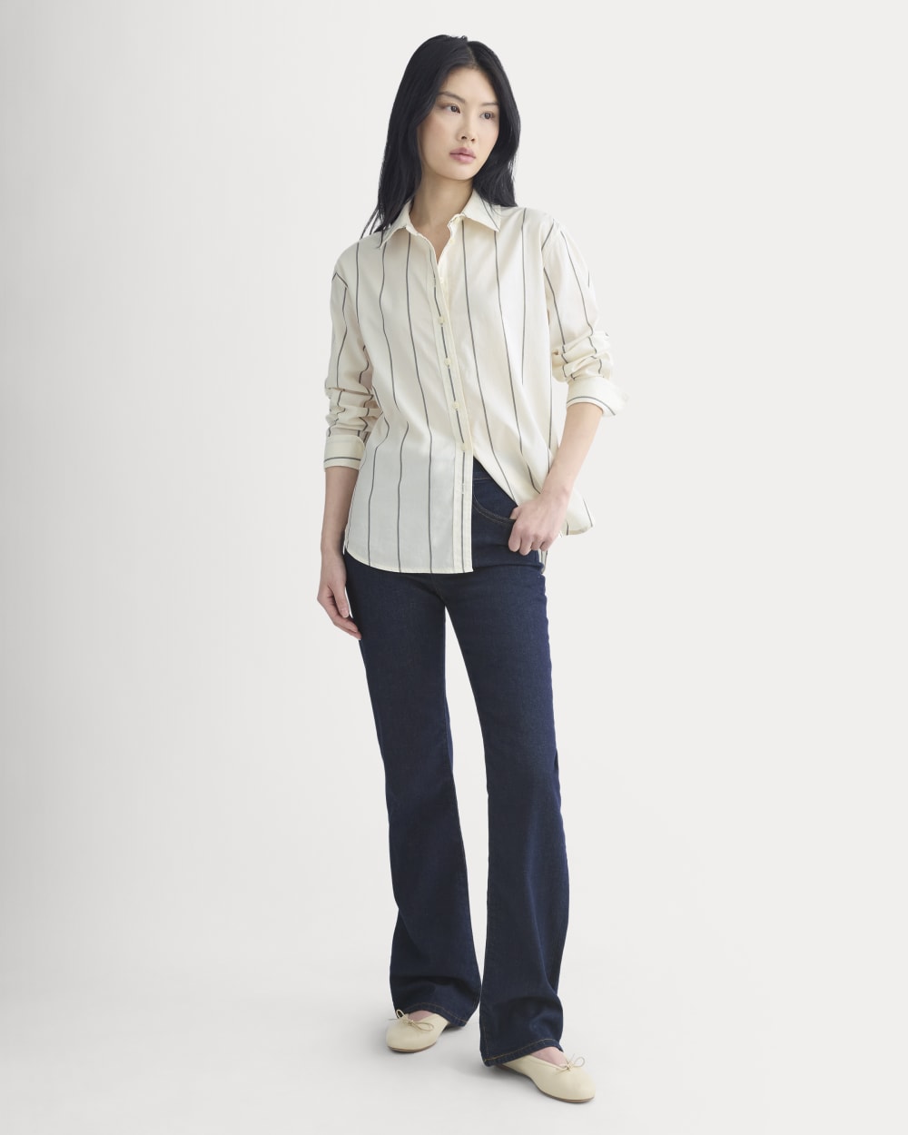 womens-everyday-shirt-in-silky-cotton-gardenia-meteorite