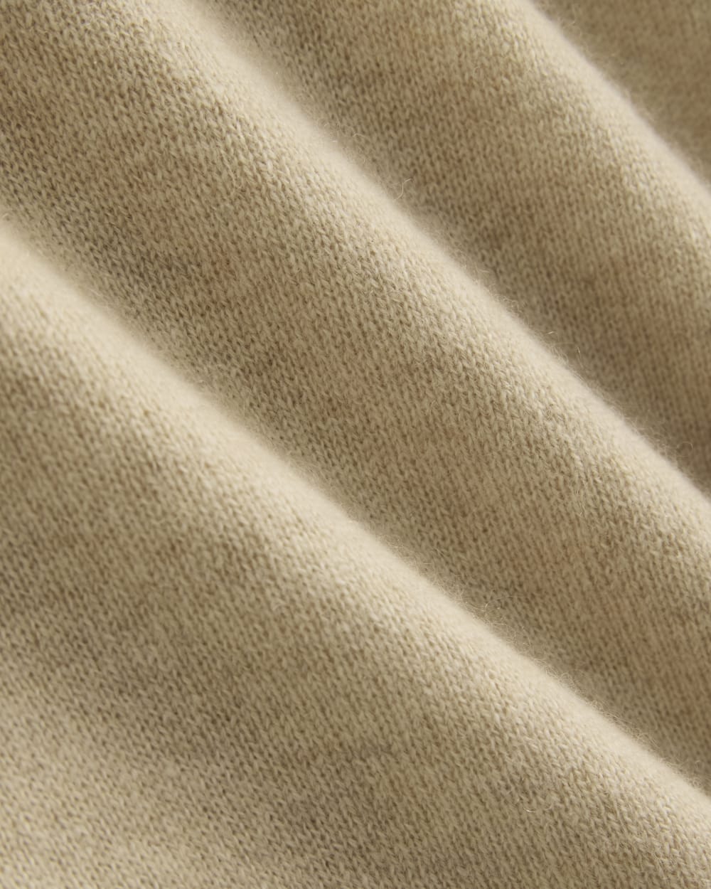The Classic V in Cashmere | Heather Light Camel – Everlane