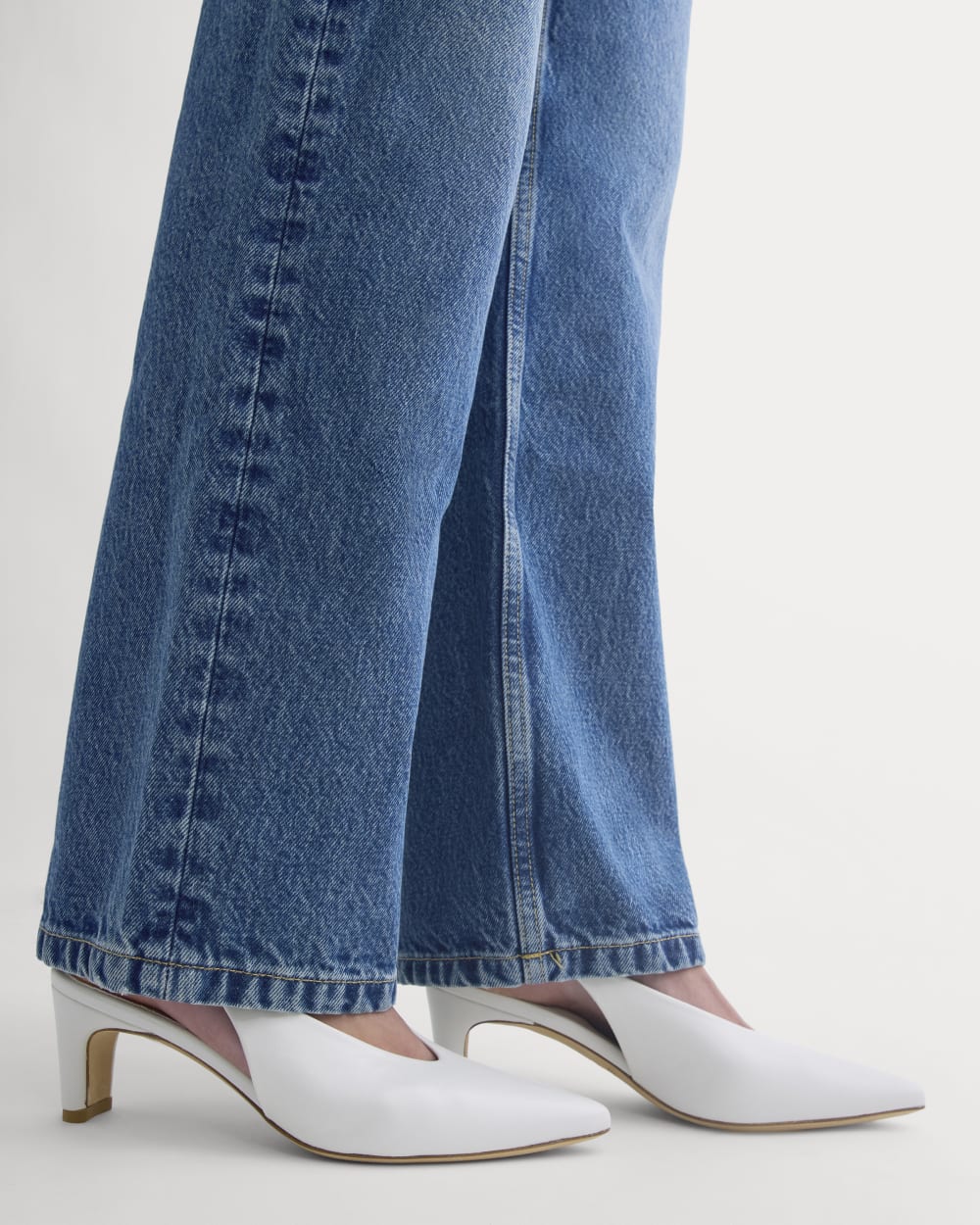 womens-pointed-toe-slingback-heel-snow