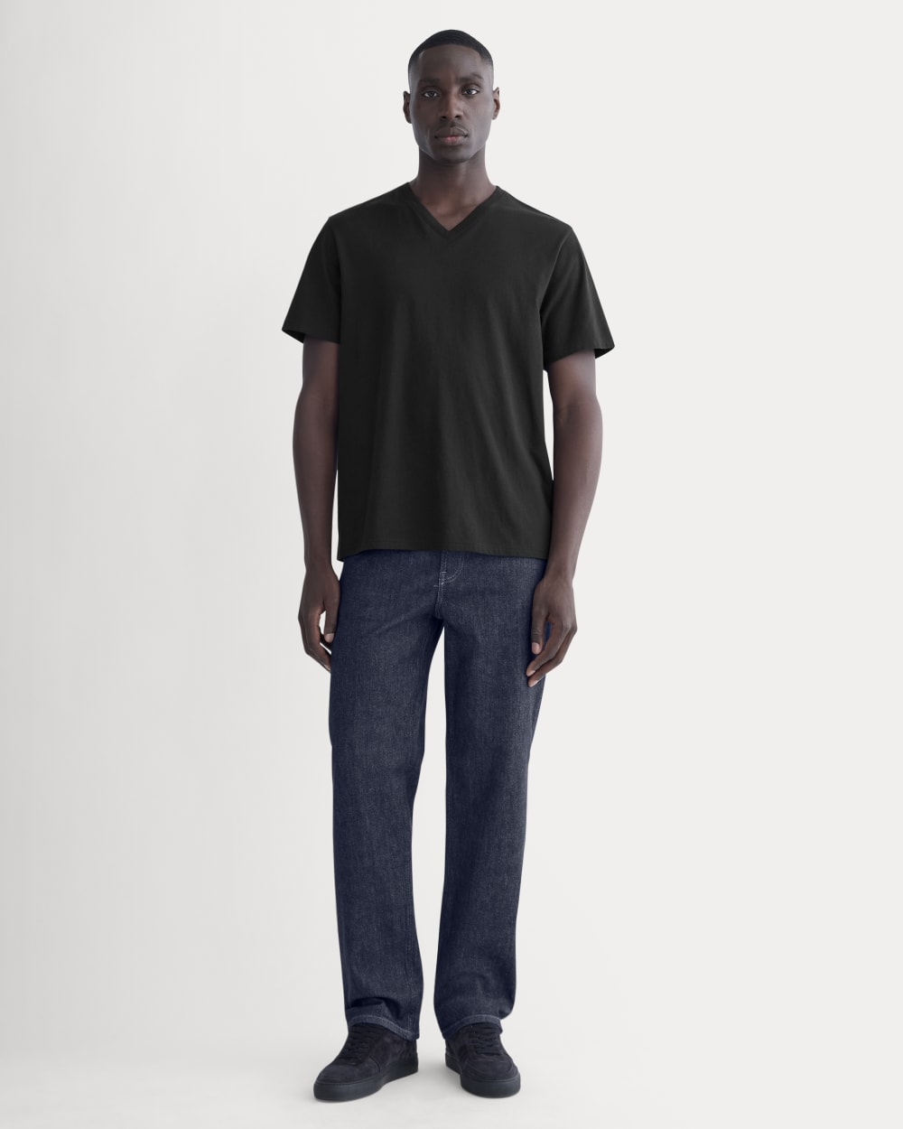 The Essential Organic V-Neck Tee | Black – Everlane