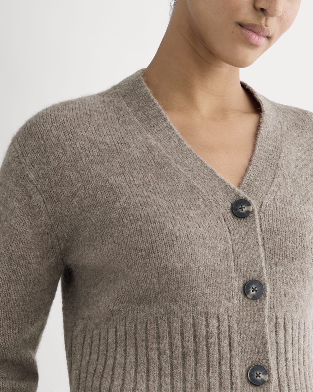 High V Cropped Cardigan in Alpaca | Taupe Melange – Everlane