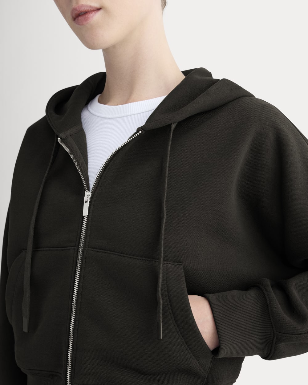 Luxe Fleece Full-Zip Cropped Hoodie | Black – Everlane