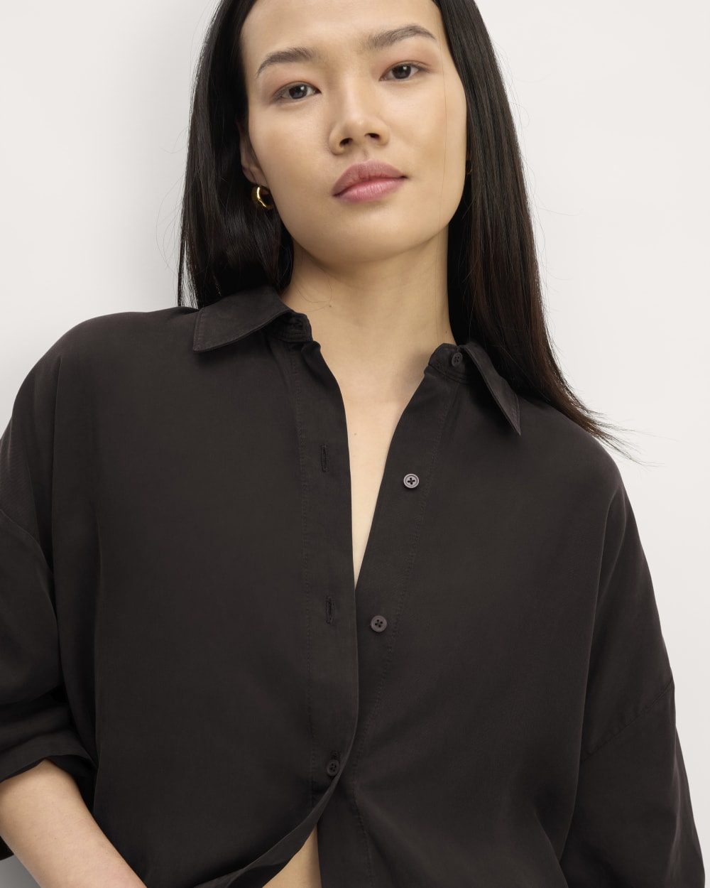 The Oversized Shirt in Butterlite | Black – Everlane