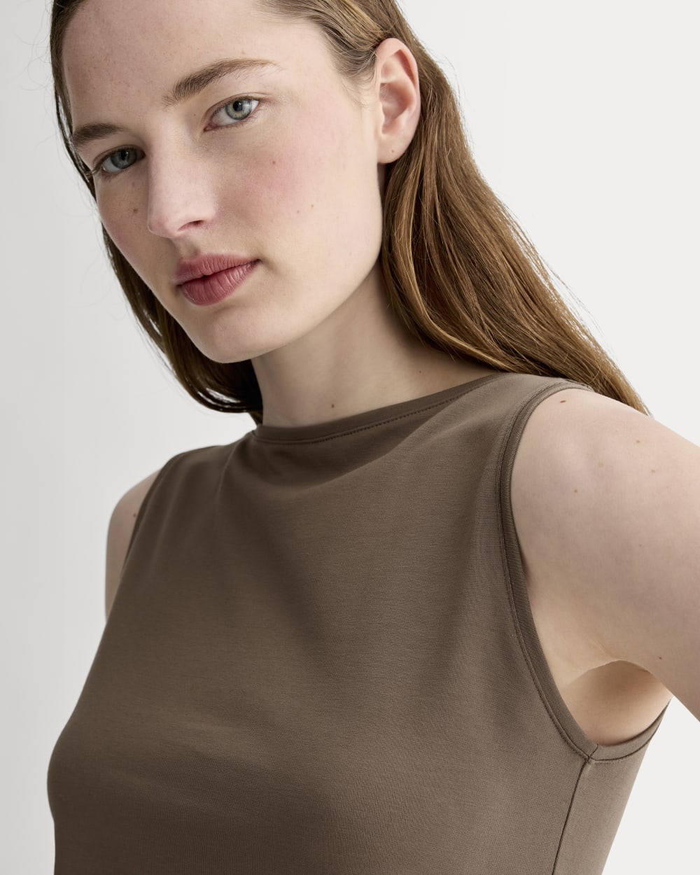 The Form Boatneck Tank | Deep Taupe – Everlane