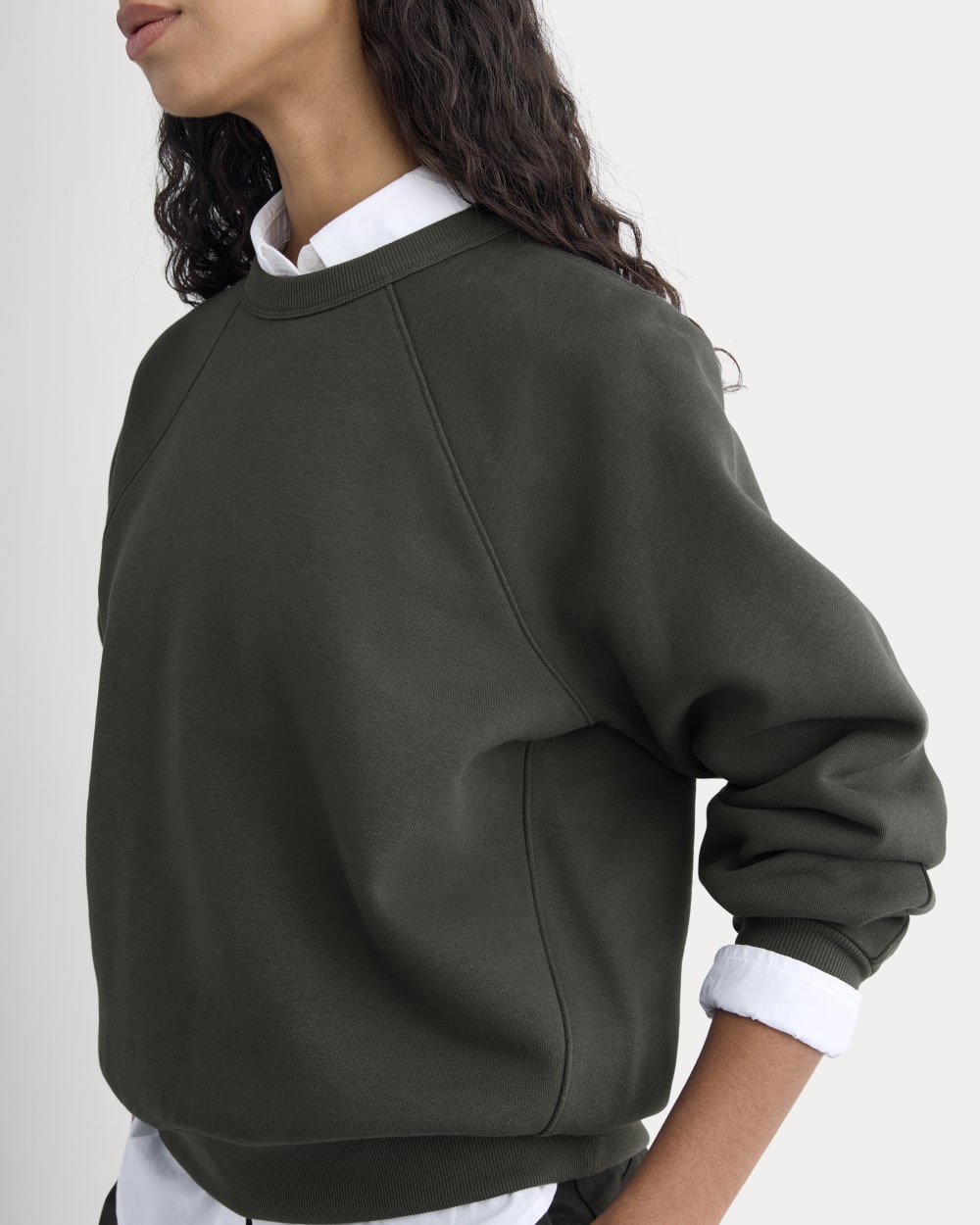 womens-fleece-raglan-crewneck-washed-black