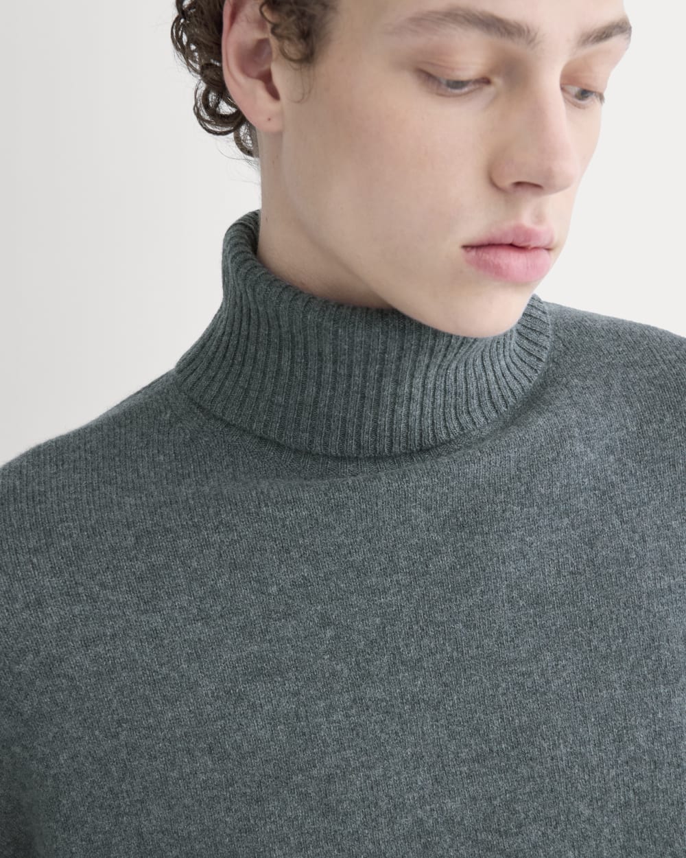 mens-luxe-merino-relaxed-turtleneck-heather-midnight-navy