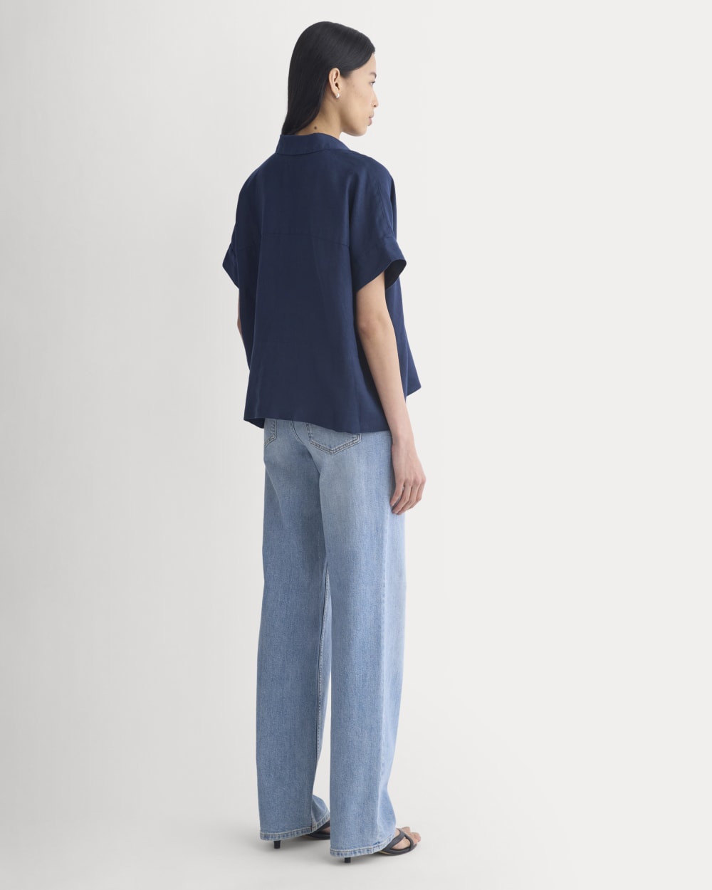 womens-the-boxy-shirt-in-linen-navy