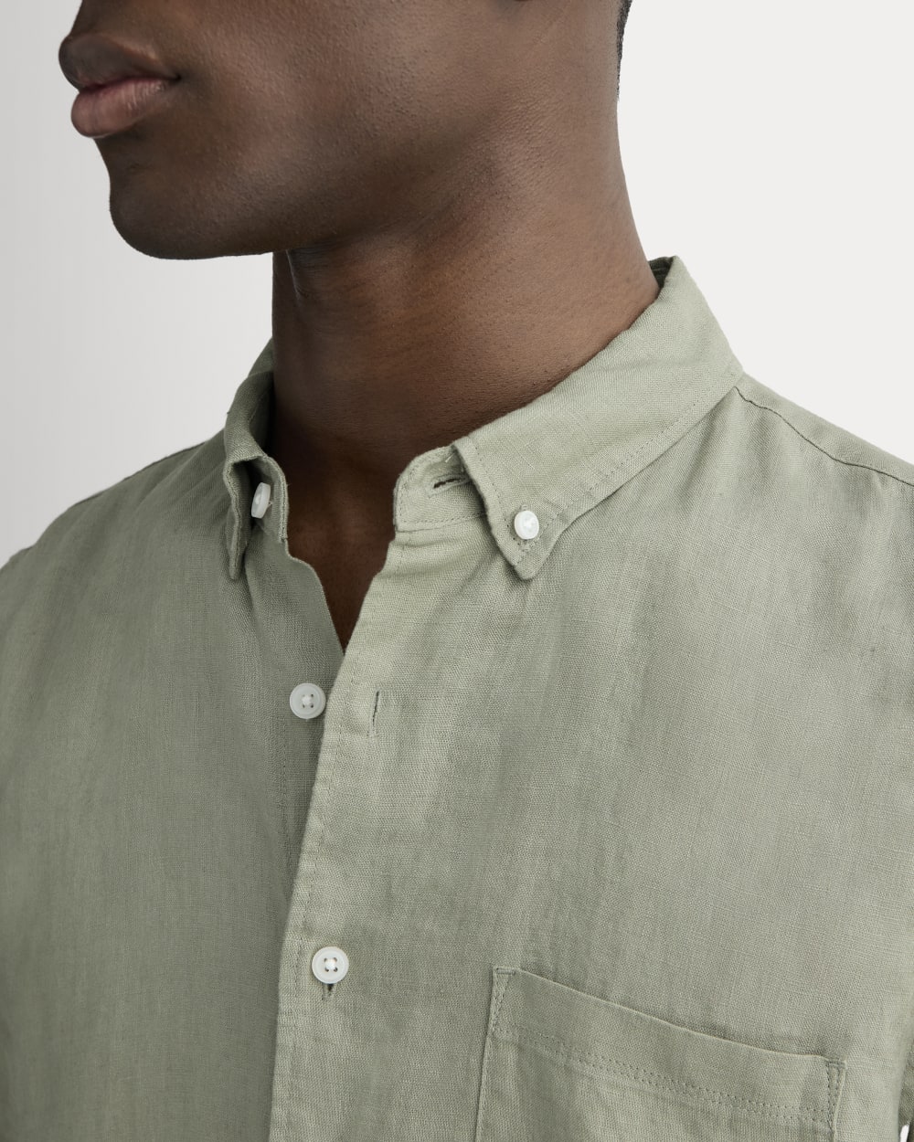 The Classic Short-Sleeve Shirt in Linen | Sage Green Everlane The Classic Short-Sleeve Shirt in Linen | Sage Green Everlane